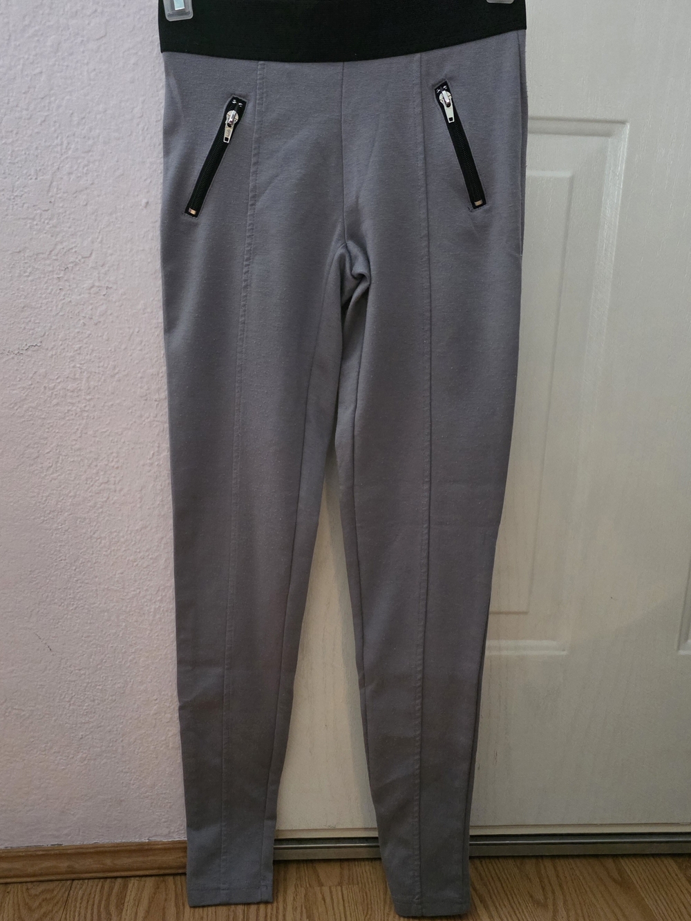 Size 1- No Boundaries Gray Skinny Jeans with Black Waistband
